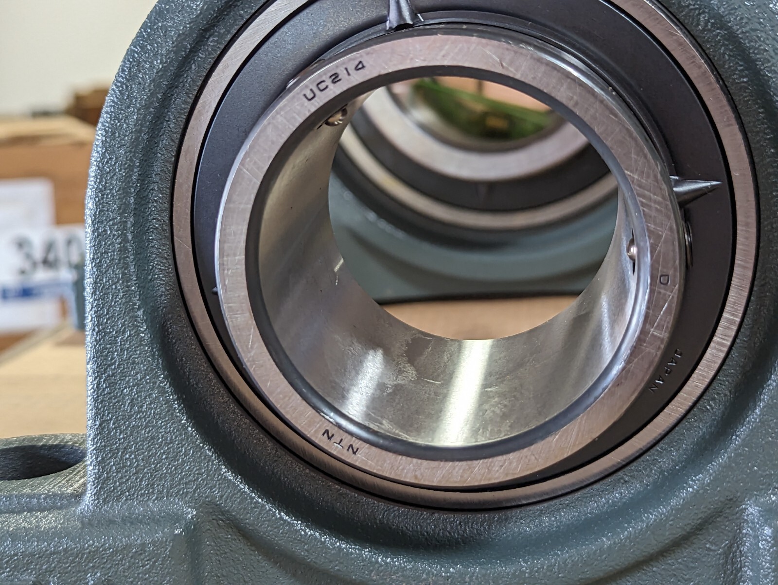 NEW NTN PILLOW BLOCK BEARING / UCP214D1-8 3.54″ BORE (90 MM)