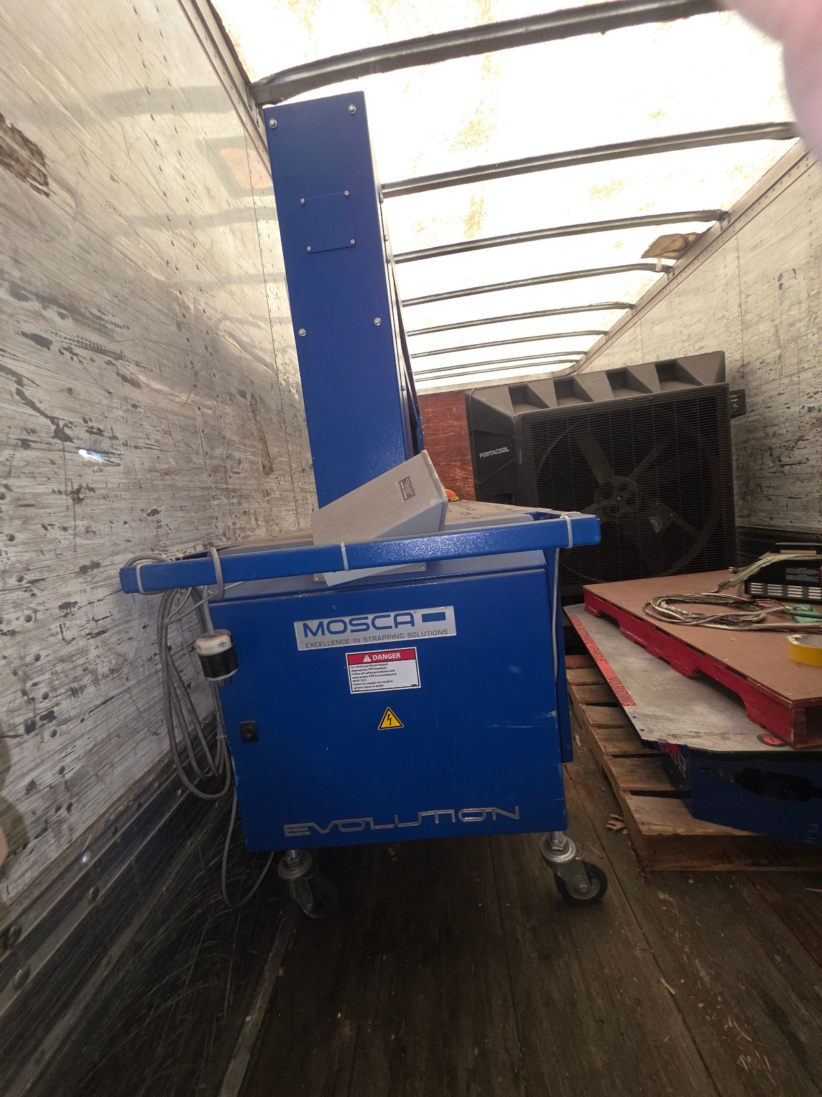 Mosca evolution strapping machine 124″x29″1/2 x 71″ working condition
