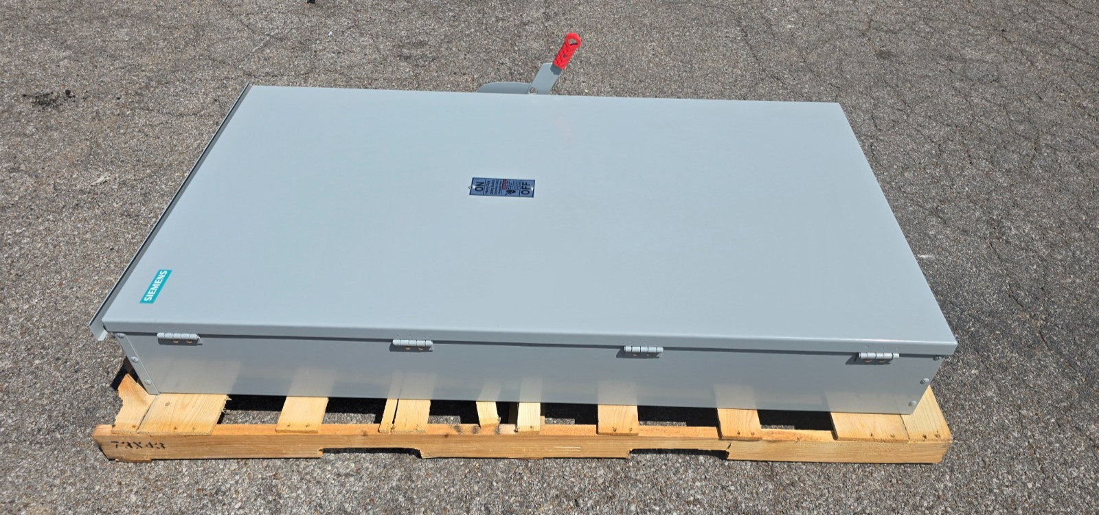 Siemens HF368NR Heavy-Duty Safety Switch,Type 3R, 1200A,New In Box!MAKE OFFER!
