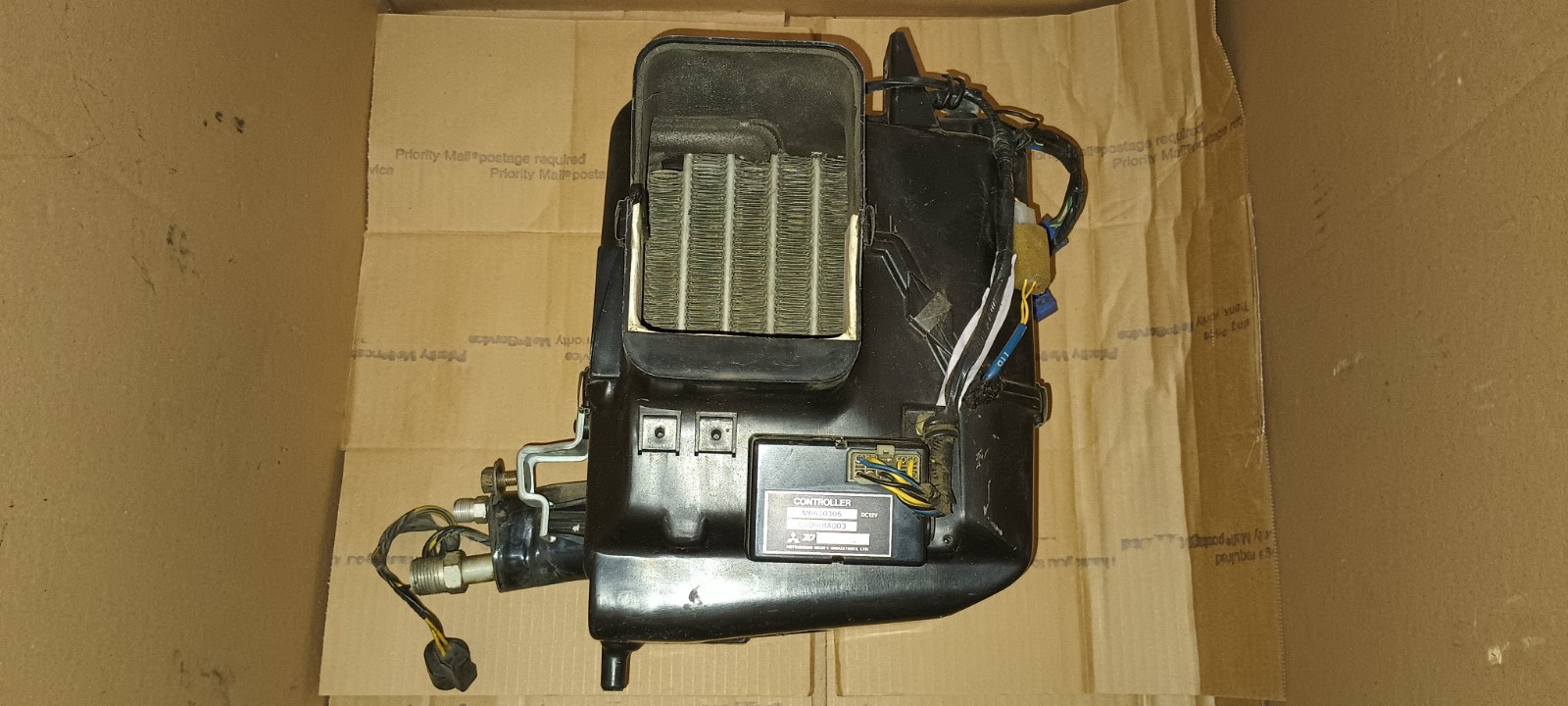 1990-1995 MITSUBISHI MIGHTY MAX / DODGE RAM D50 A/C BOX 2.4 USED OEM