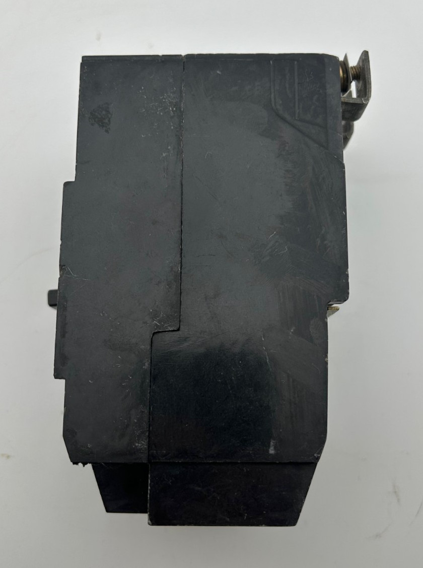 GE TEY TEY340 Circuit Breaker *CHIPPED* 3 pole 40 amp 480/277v – Warranty