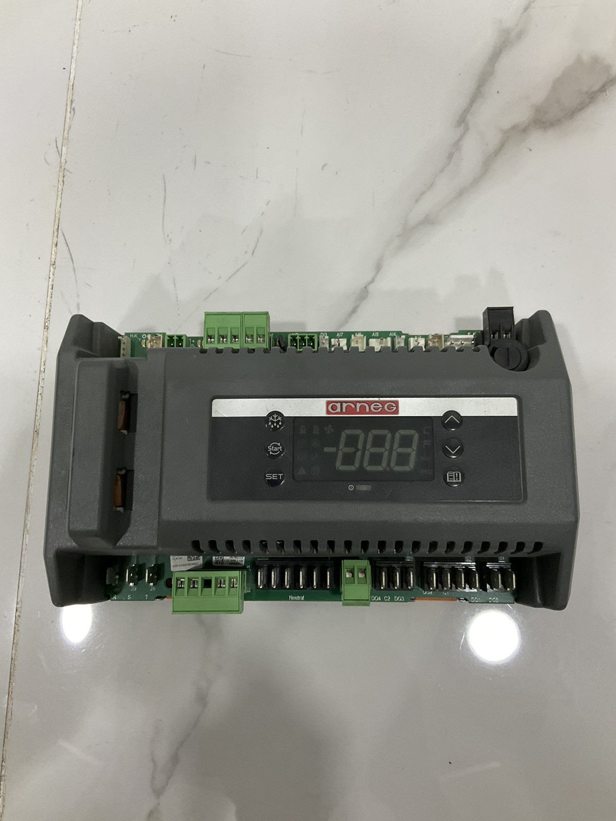 Emerson XCM25D unit controller 543-0220-00 with built-in display screen