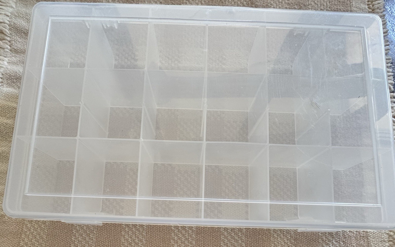 18 Compartment Plastic Storage Box Tray Bin Sorter – 11x7x1.5 inches MINT COND.