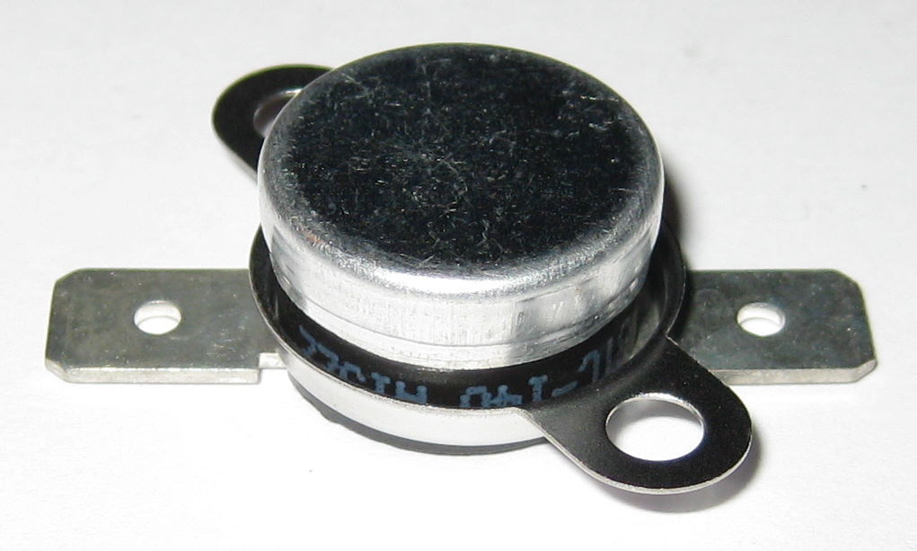 White Rodgers Thermostat – 140 F / 60 C Close on Rise – 1/2″ Bimetal Disc 10849