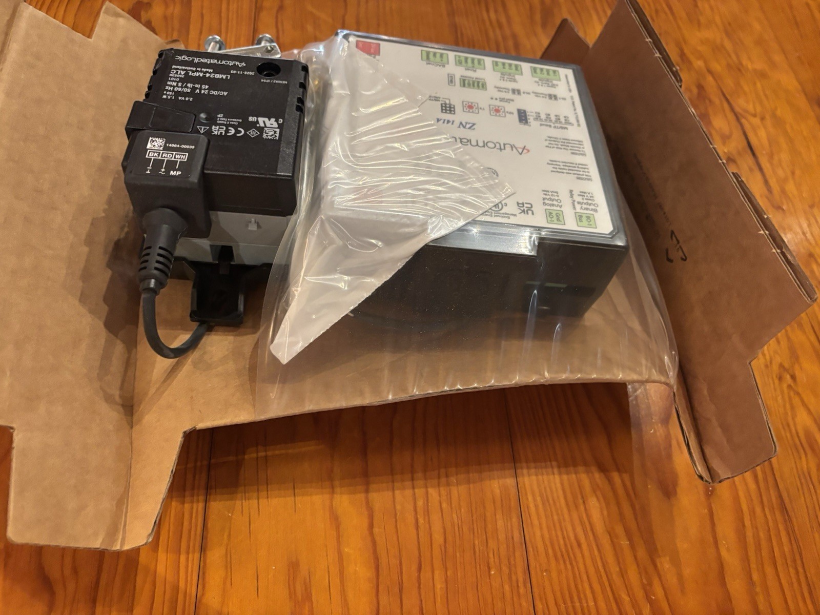 Automated Logic Zn141A Zone Controller and Belimo Actuator New In Box