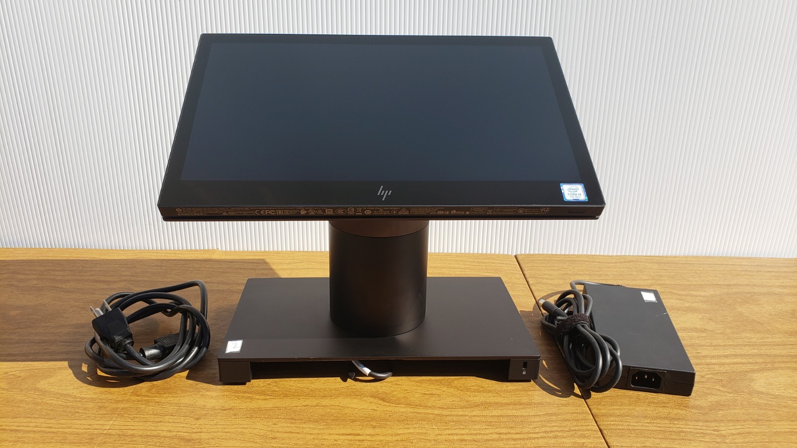 HP Engage One 143 AIO PC i3-7100U 2.4GHz 8GB 128GB SSD Touchscreen Ubuntu Linux