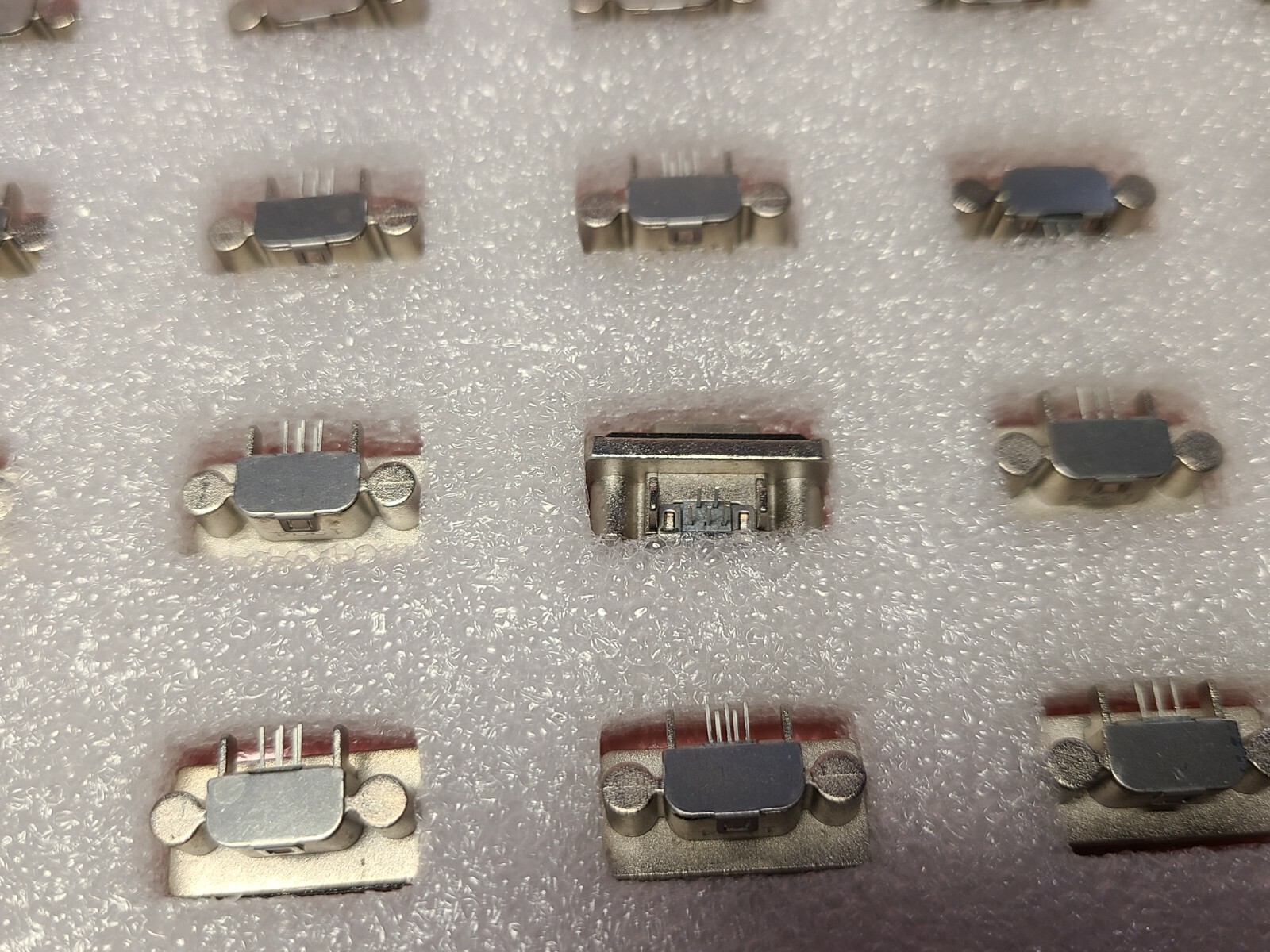 NEW AMPHENOL MICRO AB USB PCB MOUNT CONNECTOR MUSBK15230