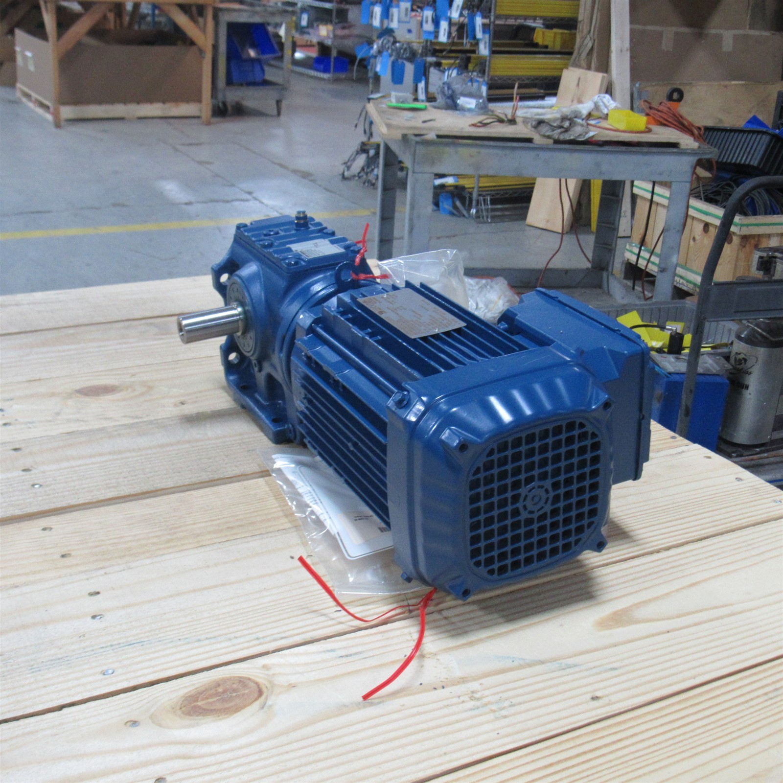 SEW-EURODRIVE INC GEAR MOTOR 1,800 RPM S47DRN80M4/AFQ8