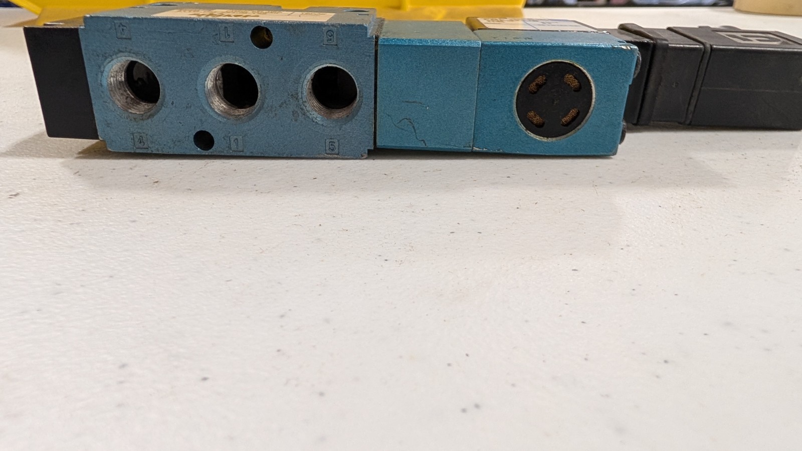 MAC 811C-PM-224JB-152 800 Series Pneumatic Solenoid Valve
