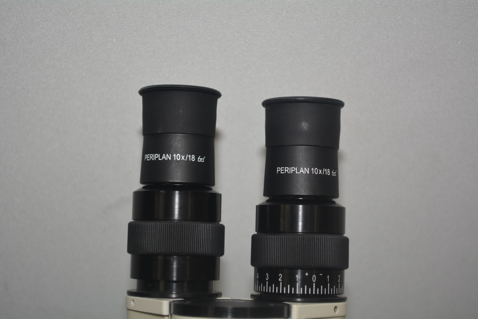 ^ Leica DME Upright Compound Microscope w/ 4x 10x 40x 100x Objectives #X1100