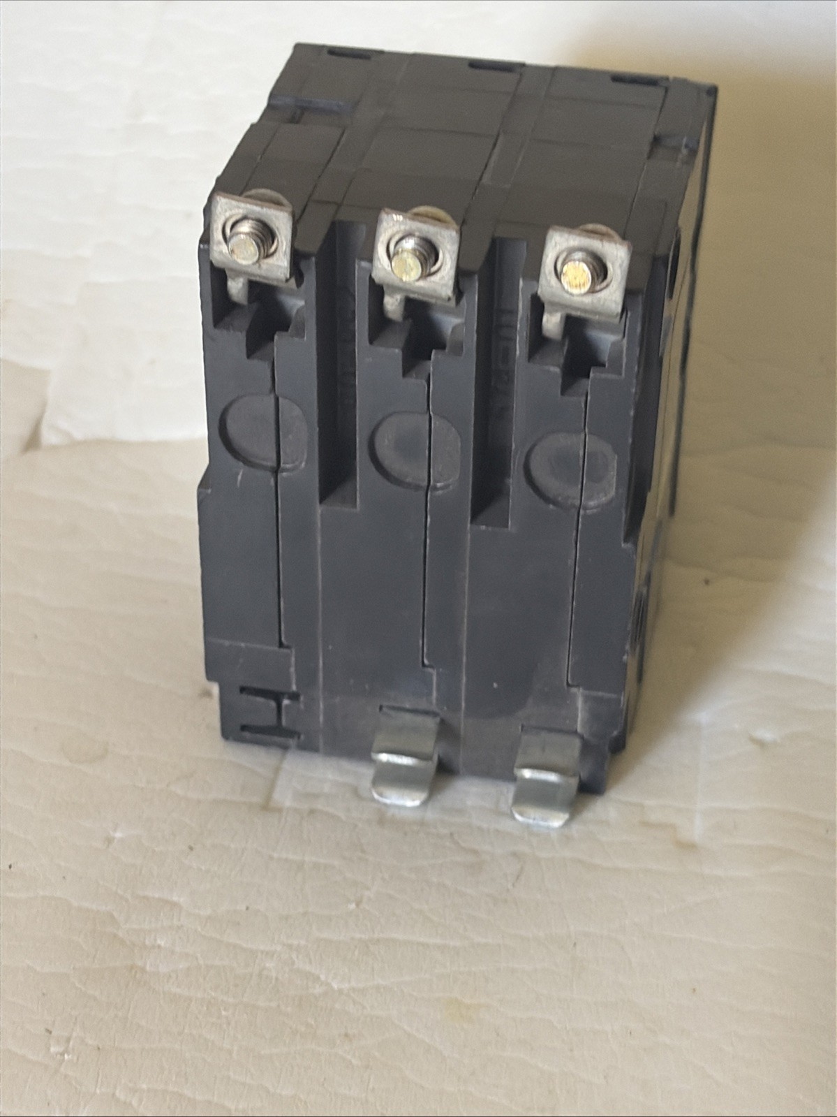 Square D QOB345 45A 3-Pole 240V Bolt-On Circuit Breaker Trip Indicator 10k New