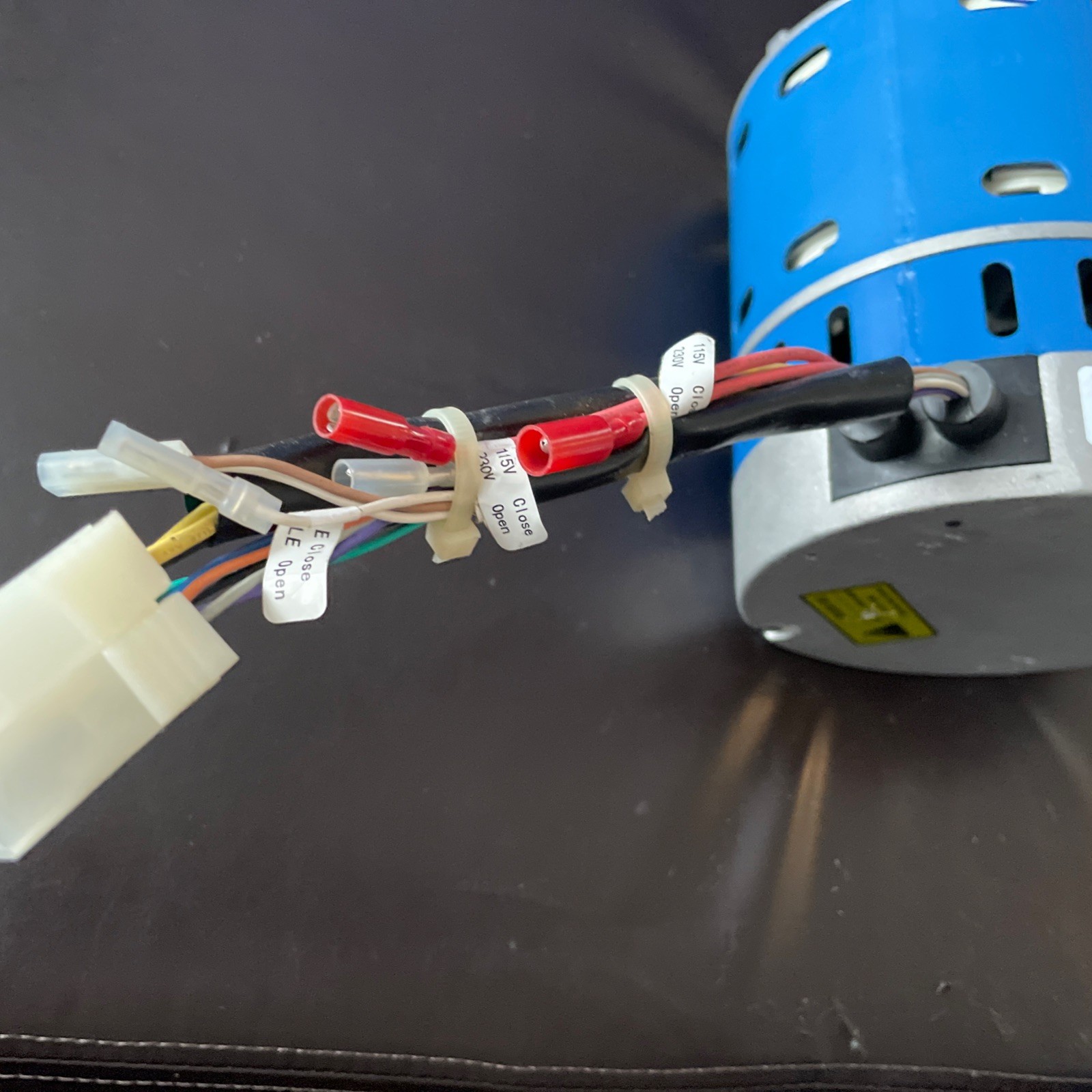 1 HP 115v/230v 50/60 Hz Fan Motor For a 4 Ton AC. See Pictures For Specs.