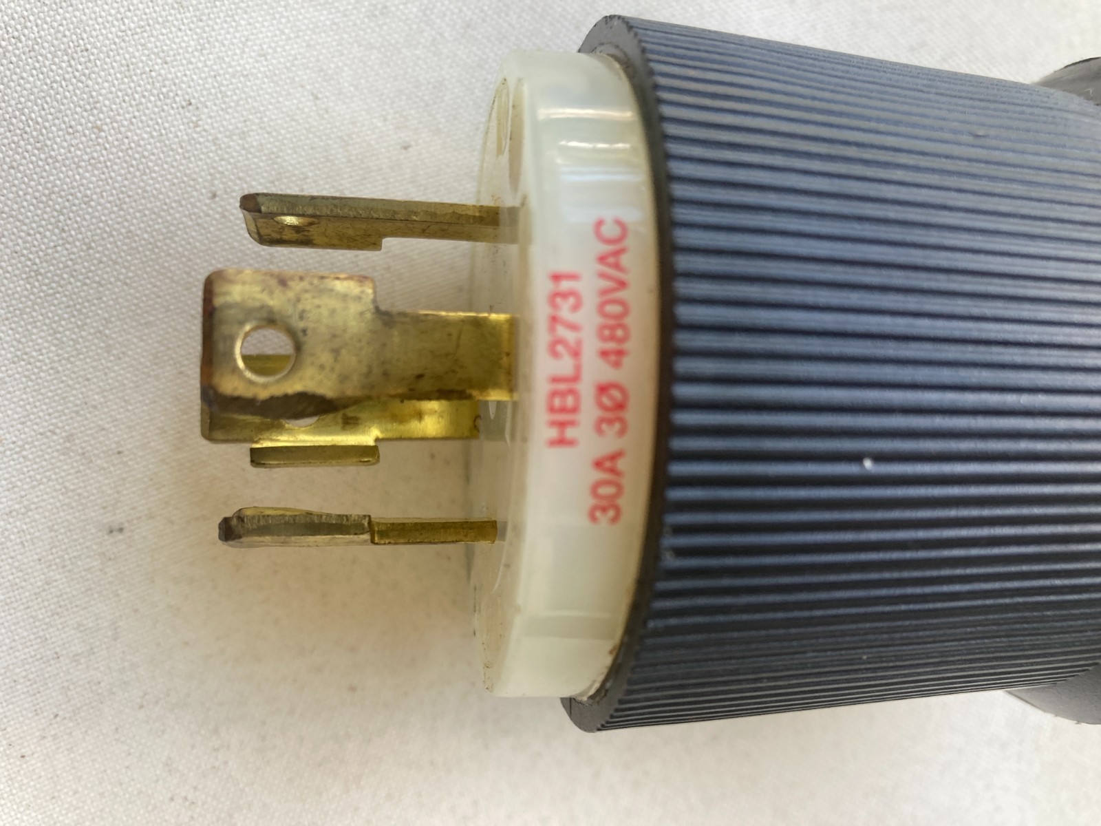 Hubbell HBL2731 Locking Plug – Black/White 1 piece. Used once for testing system