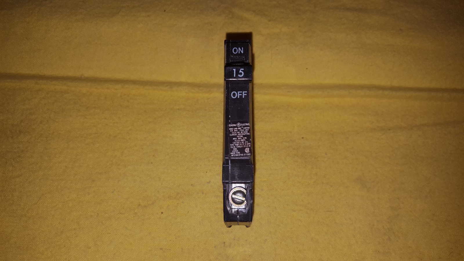 GE THQP115 15A 120V 1 POLE TYPE TQP CIRCUIT BREAKER