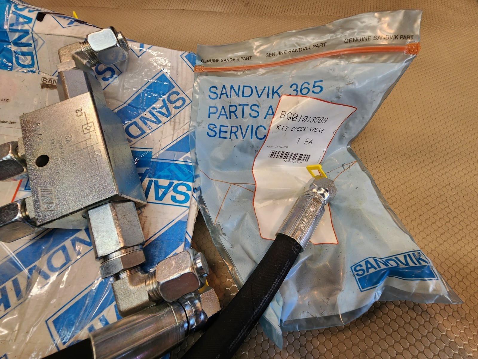 Sandvik BG01013589 Check Valve Kit TUC Hydraulic Assembly 2.95kg OEM