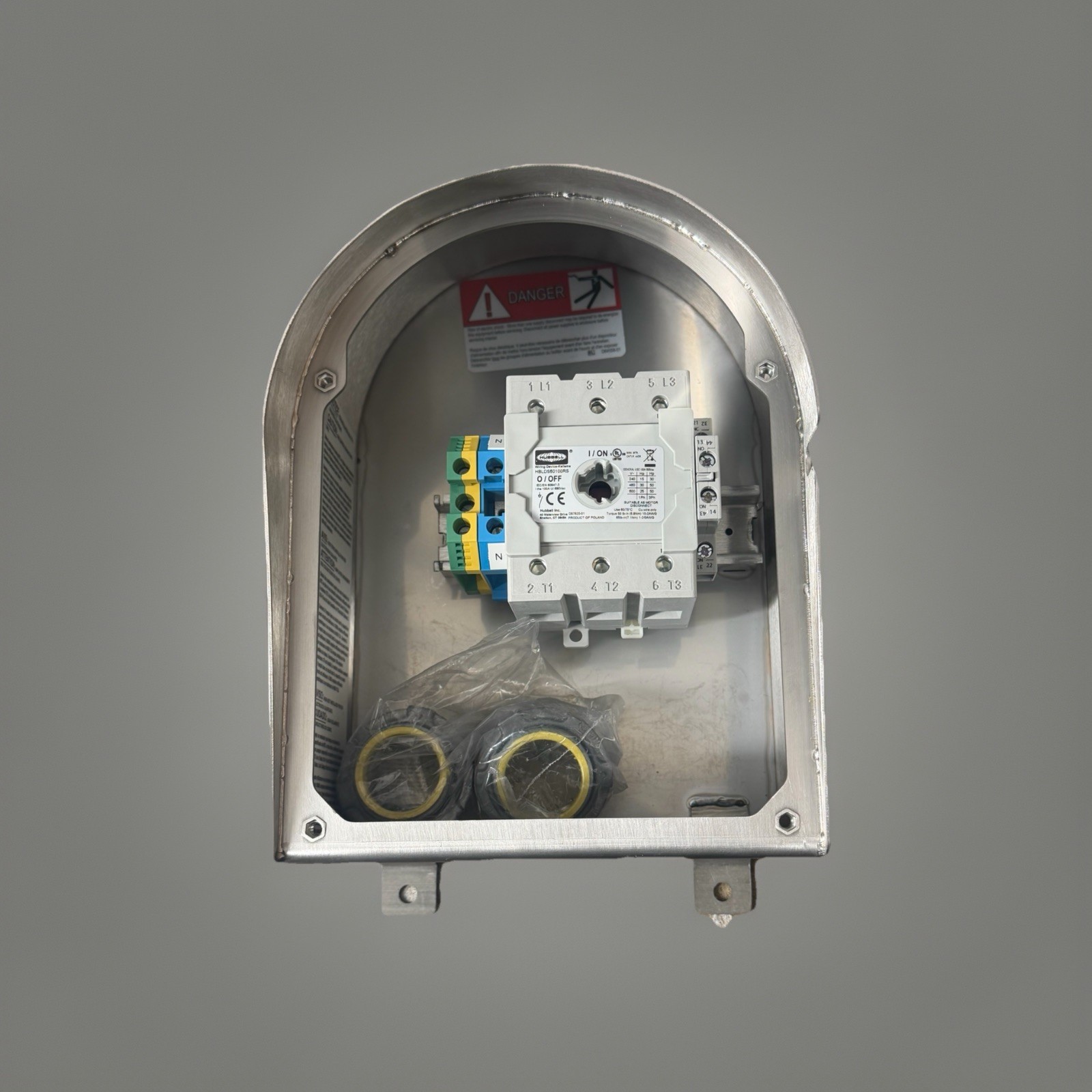 NEW! Hubbell HBLDS6SSR Heavy Duty Stainless 3-Pole Disconnector Switch 600V
