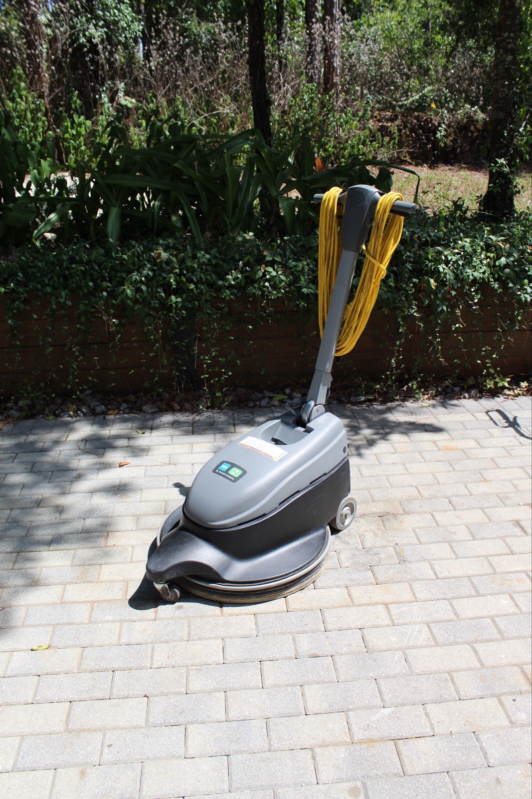 2022 Tennant BR-2000-DC Walk-Behind Electric Floor Buffer 20” (FREE SHIPPING)