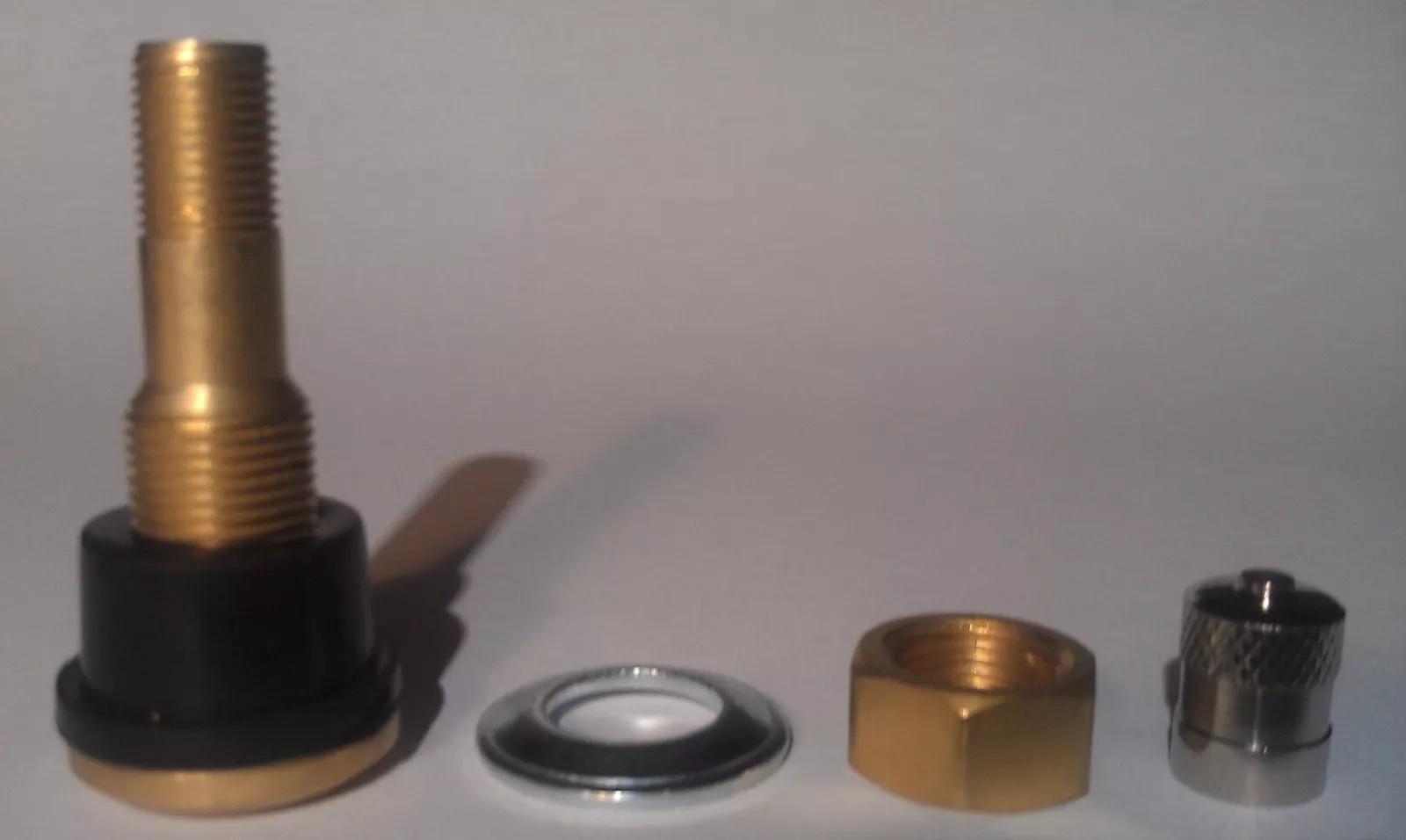 TR501 Brass valve stem for skid steer wheel/rim, truck, trailer – tubeless