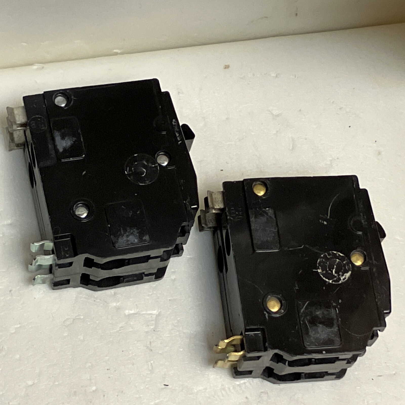 Square D QO240 40 Amp 2 Pole Yellow «D» QO Plug-in Circuit Breaker 120/240 USED