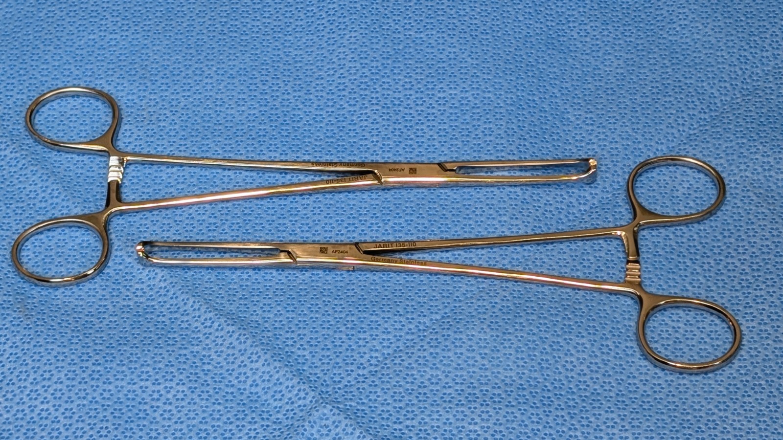 Integra Jarit 135-110 Allis Tissue Forceps 5 x 6 Teeth, Straight 7-3/8″ surgical