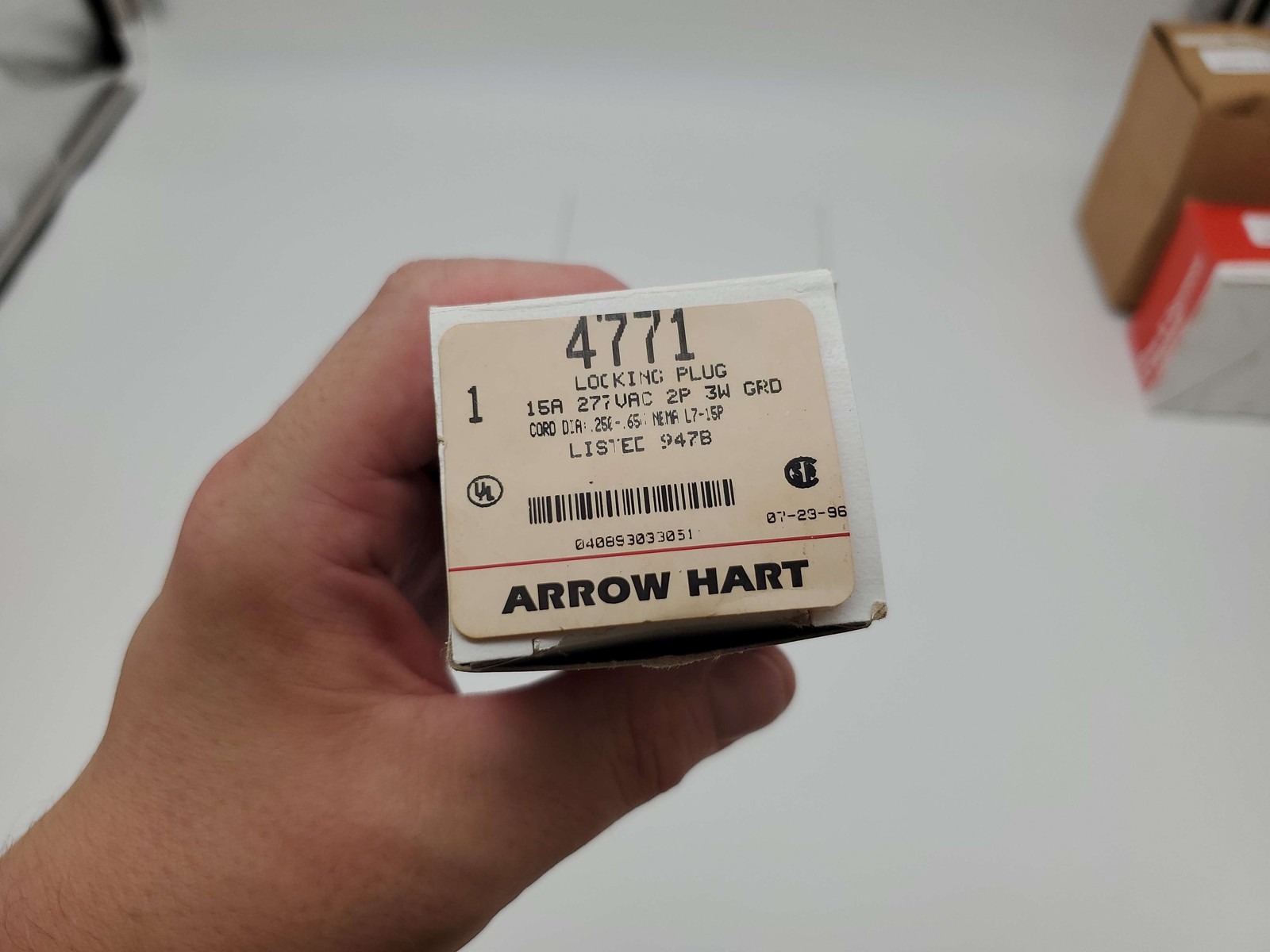 Arrow Hart 4771 Locking Plug 15A 227V 2 Pole 3 Wire 1/4″ to .656″ Dia Cord