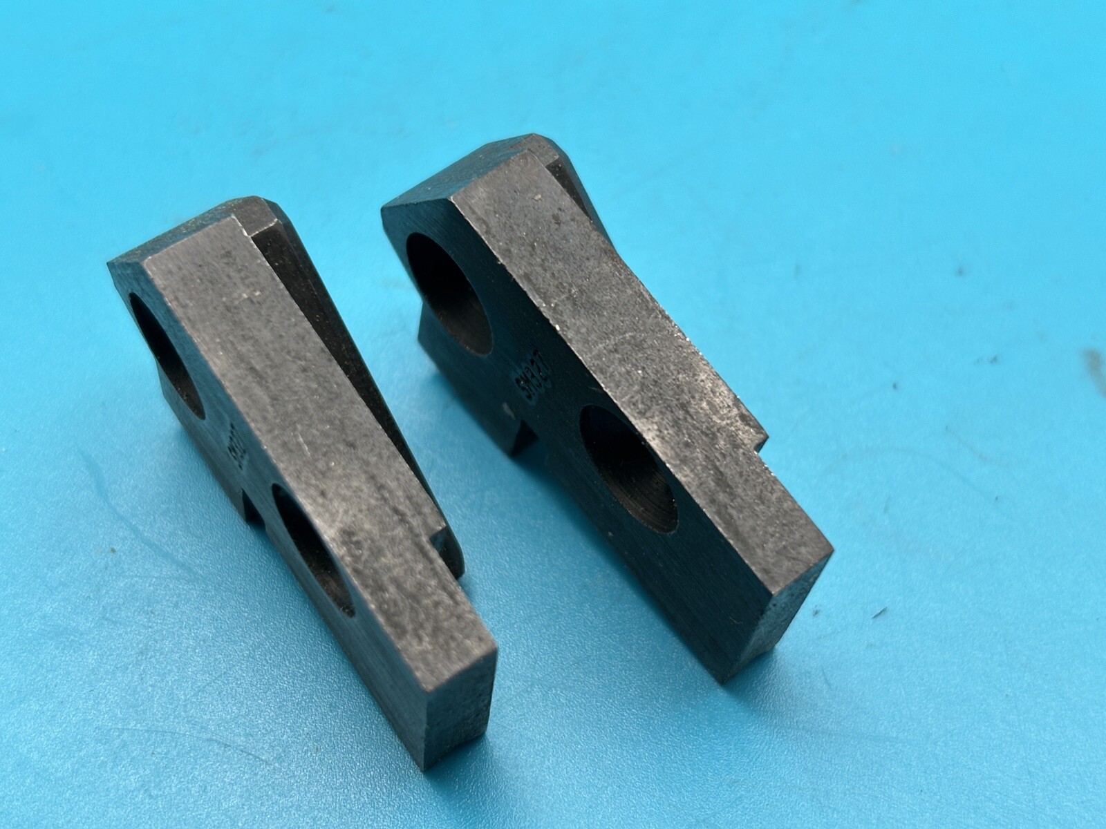 Lot of 2 Kennametal SM327 Anvil Blade Supports