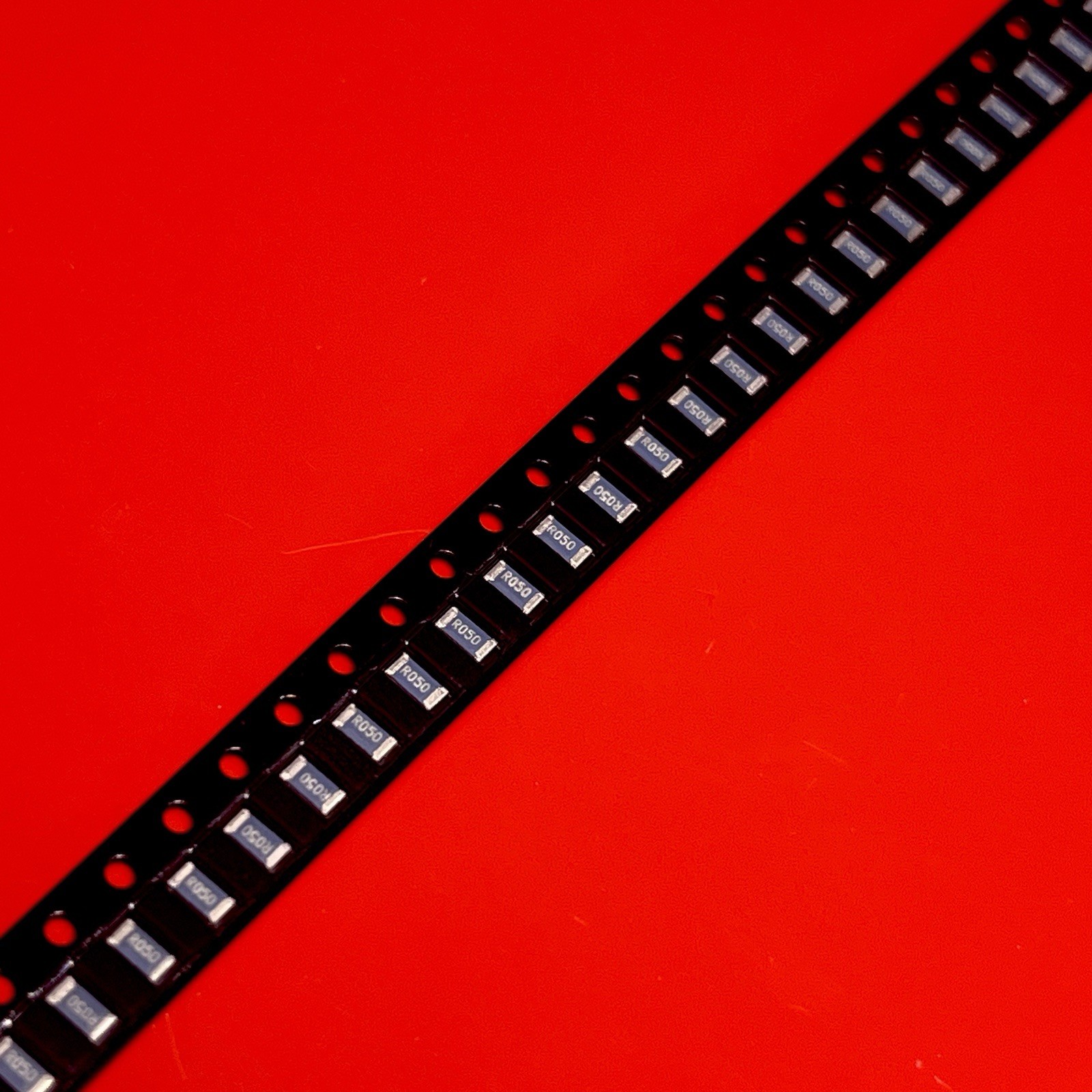 [1x] LR 1206 TT Electronics 50mΩ 1/2W 1% TK100 Low Value Flat Chip Resistor SMD