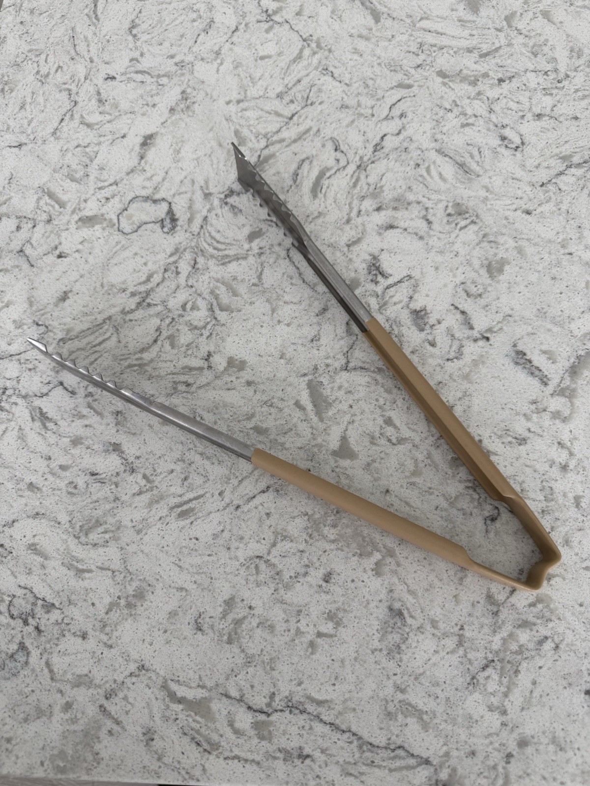 Vollrath Stainless Steel Tong TAN 12 in Scallop Grip Tongs