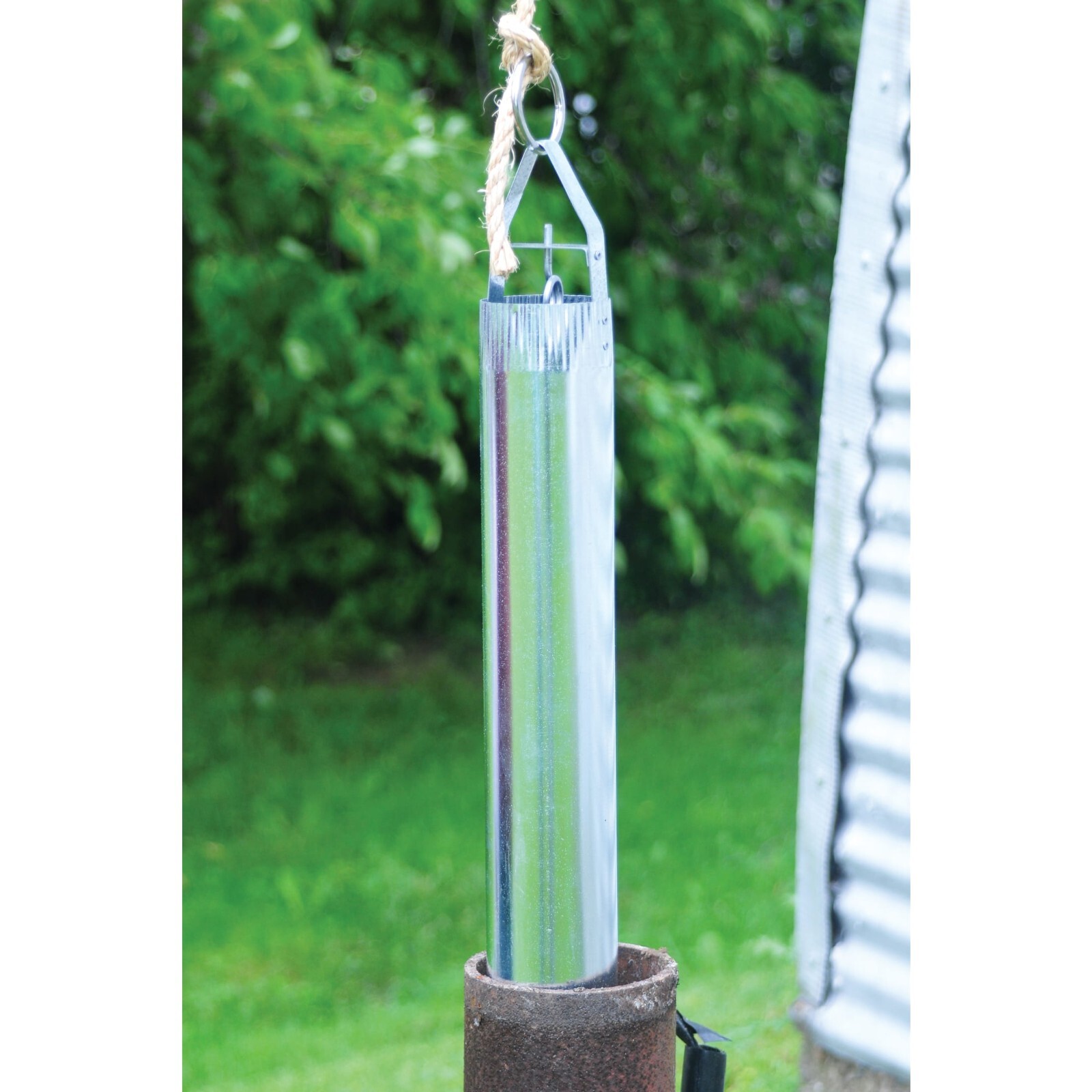 Lehman’s Amish-Made Galvanized Well Bucket Gets Water in an Emergency 1.9 Gallon