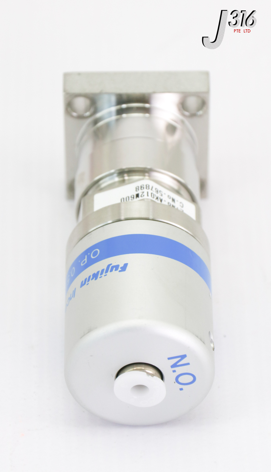 L3878 (LOT OF 30) FUJIKIN DIAPHRAGM VALVE, TYPE N.O., O.P. 0.5~0.6MPA 567898