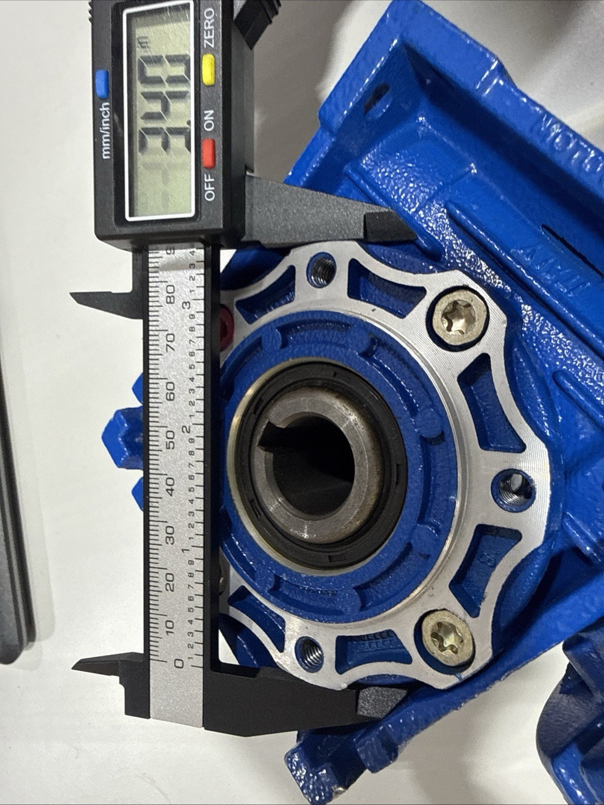 Motovario NMRV040 60:1 Right Angle Reducer, Worm Drive, 3/4″ Output bore