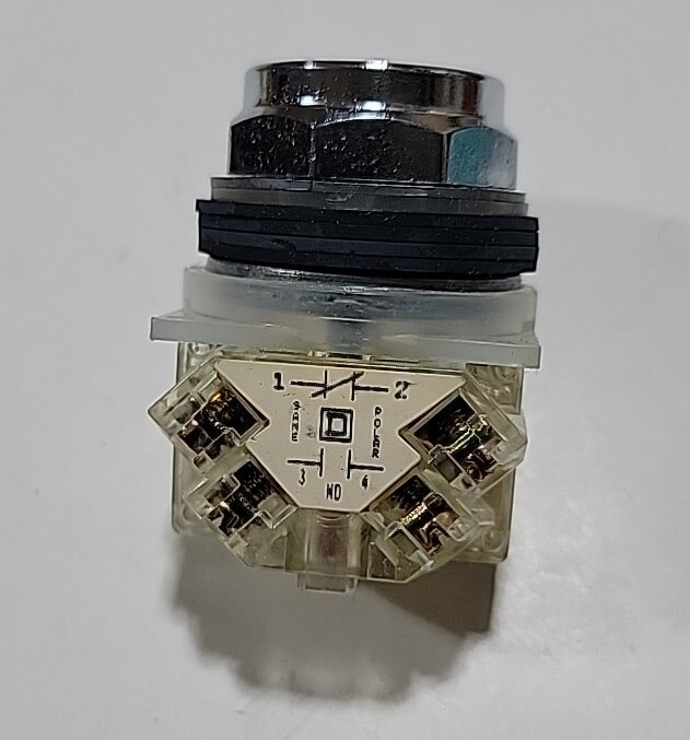 Square-D 9001-KR1UH13, Universal Pushbutton, Momentary, 1NO+1NC, 30mm