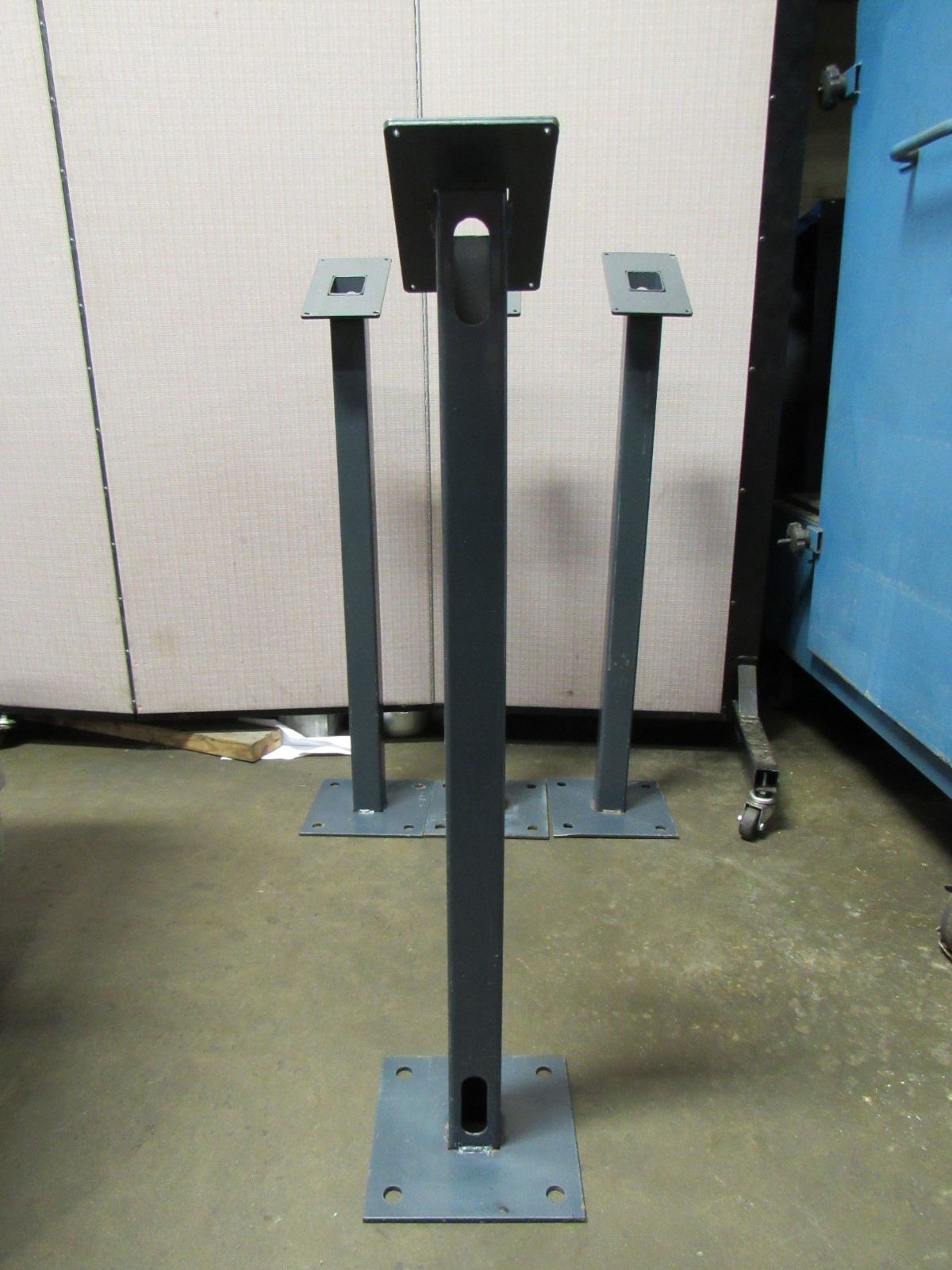 NO NAME 34-3/4″ HEIGHT FLOOR MOUNT PUSH BUTTON CONTROL PEDESTAL STAND