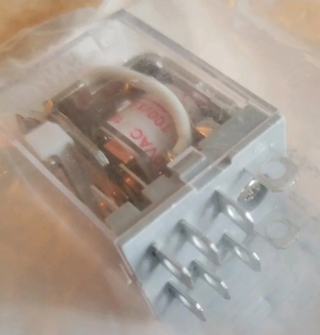 NEW! RadioShack DPDT 10A 125VAC Plug-In Relay 275-0044 2750044 *FREE SHIPPING*