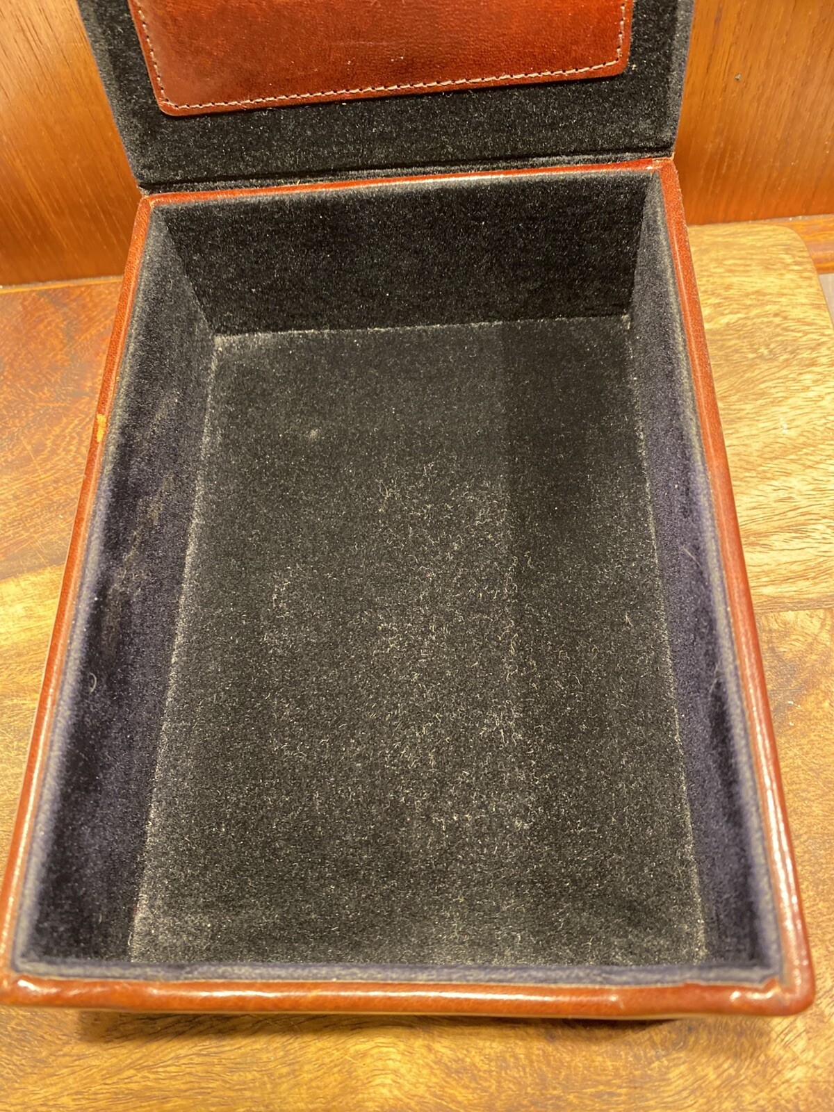 Vintage Gary’s Leather Old Leather Flip Top Memo Box Card Holder Desk Accessory