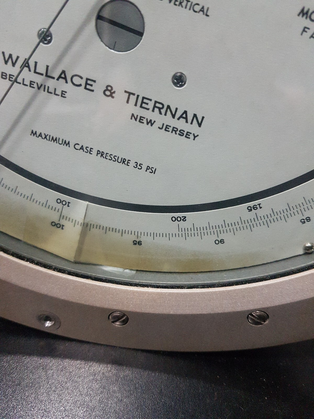 Wallace & Tieman Model FA145 Pressure Gauge Used