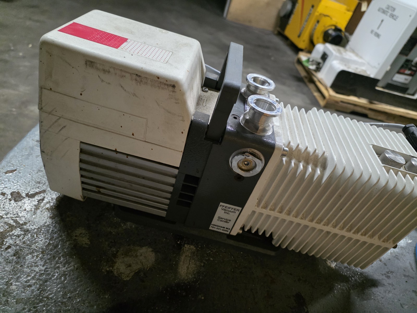 Pfeiffer Adixen 2021i Analytical Dual Stage Rotary Vane Vacuum Pump 100-120 V