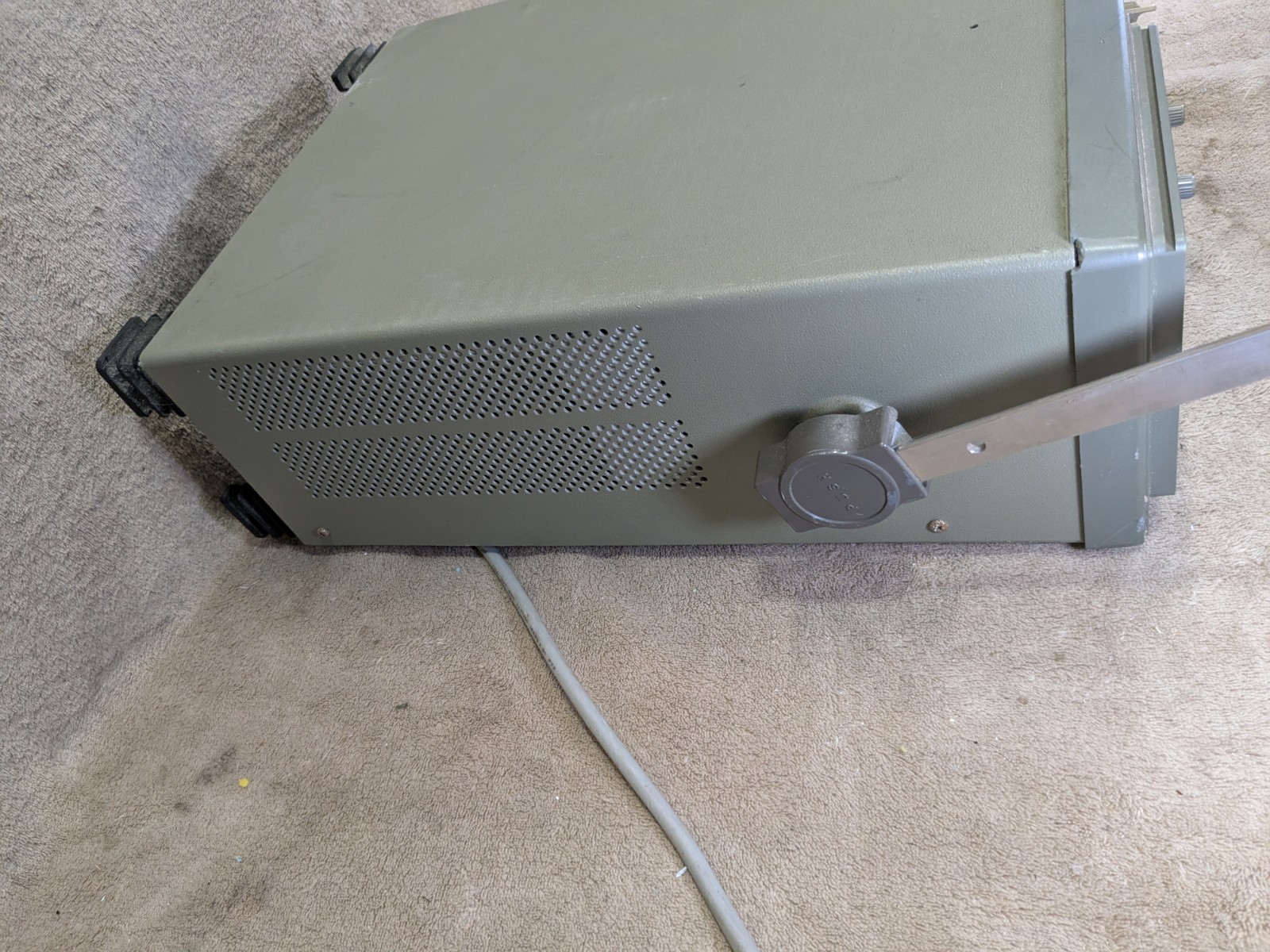 Hitachi V-1065A Analog Benchtop Oscilloscope 2-Channel 100MHz – TURNS ON