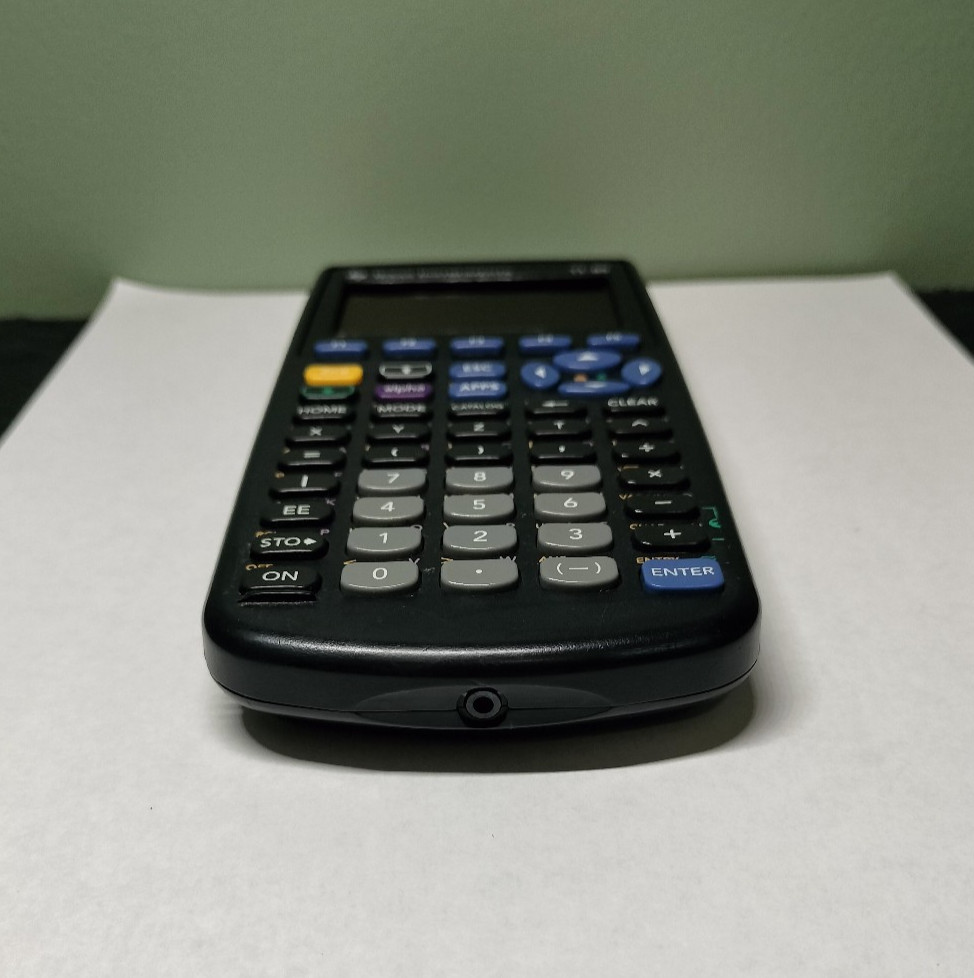 Texas Instruments TI-89 CAS Graphing Calculator – Tested Works No Batteries/Case