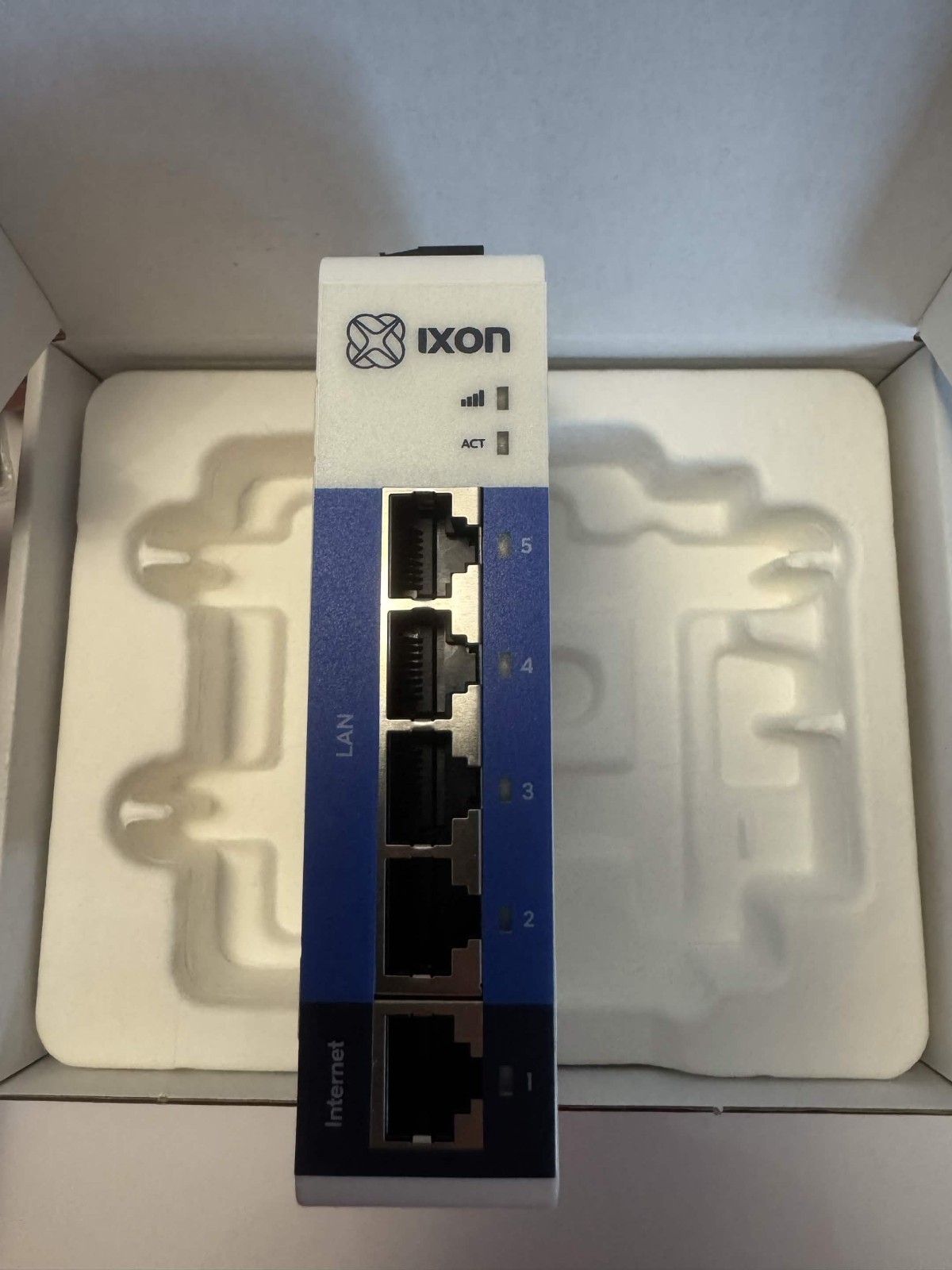 IXON IXrouter3 IX2405 4G LTE Industrial Remote Access Router Kit New