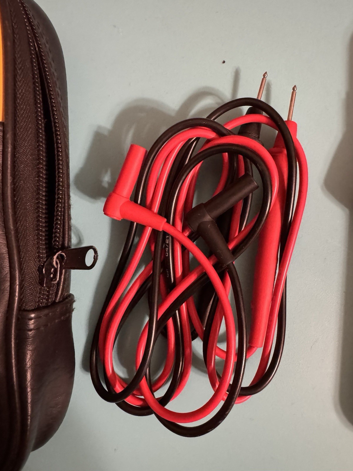 Fluke 323 True RMS Clamp Meter w/ Case & Test Leads – Tested Working