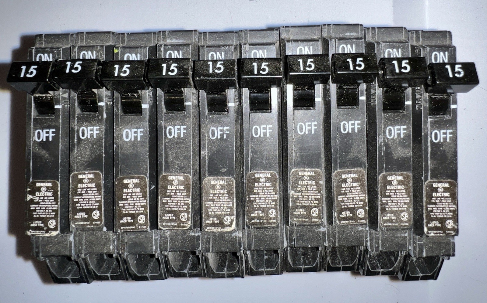 Lot of 10 – GE THQP115 Thin Series Circuit Breaker Single Pole 15-Amp Q-Line