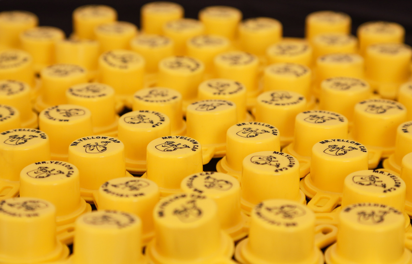 5X – Packs – 1 BLITZ Yellow Spout Cap & 1 Vent Cap, per Pack – 20 pcs total