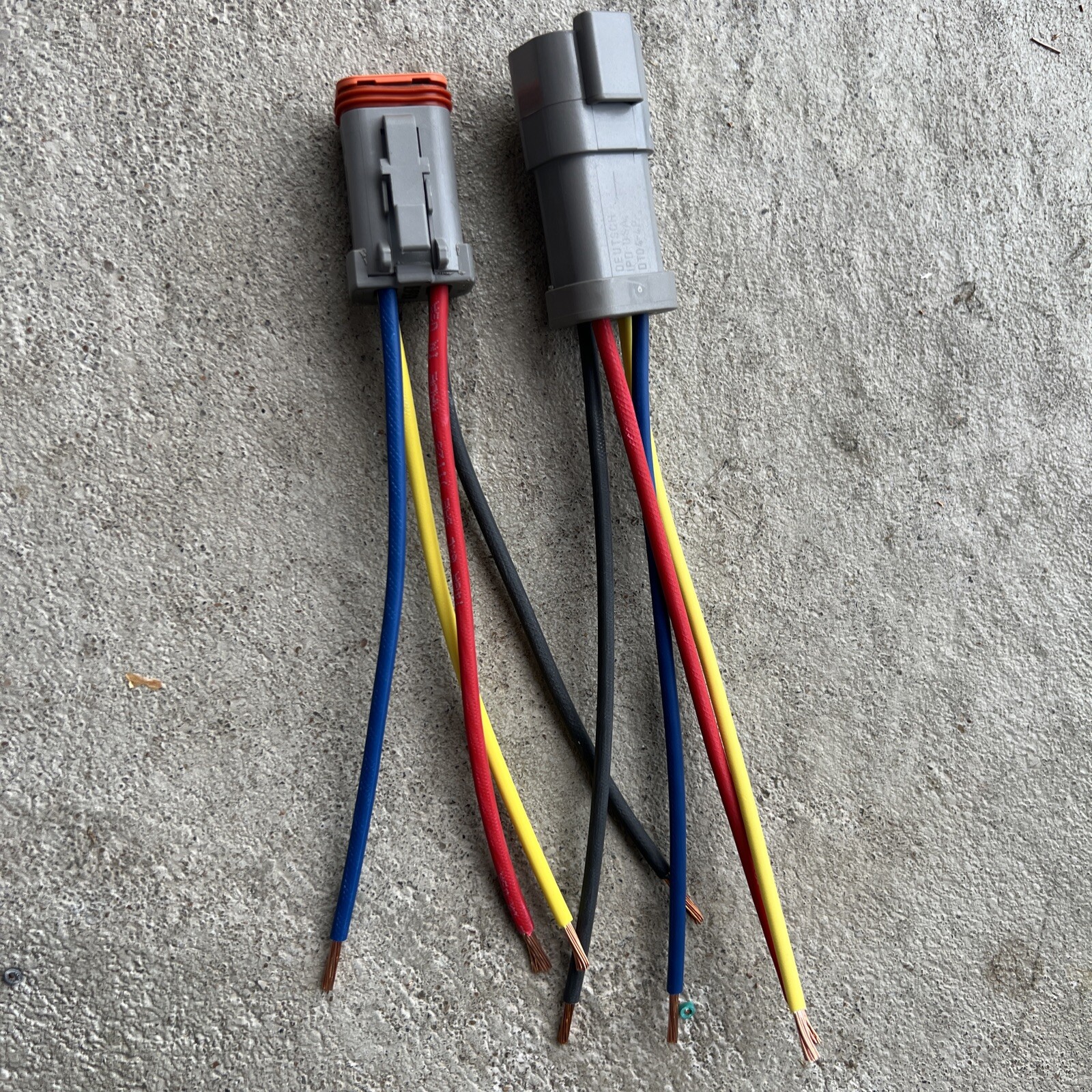 E003 Type 14 AWG Deutsch 4 P waterproof connector 6″ wire Red Black Yellow Blue