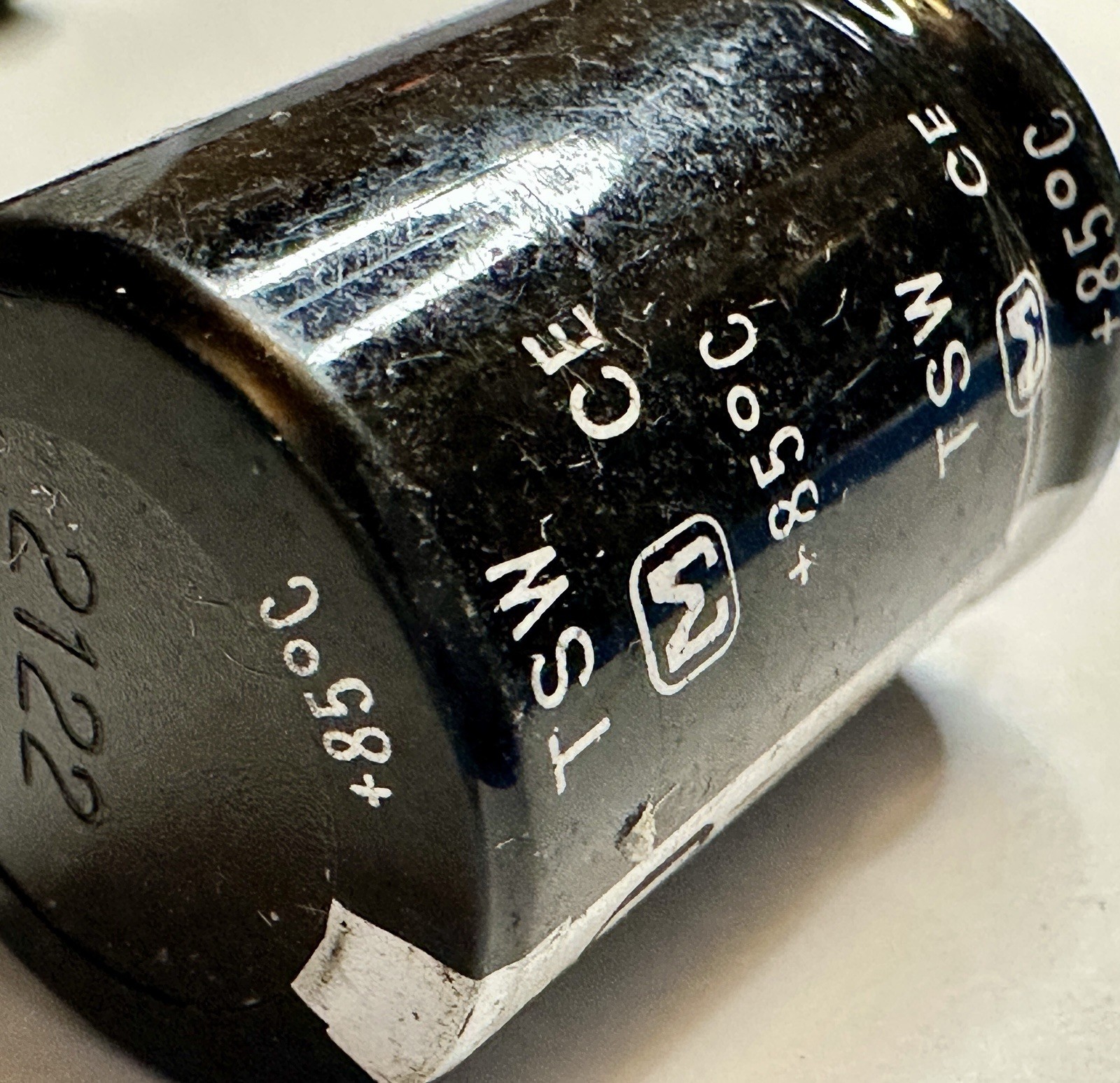 25 Panasonic Matsushita TSW 1000uF 35V Snap-In Electrolytic Capacitors NOS