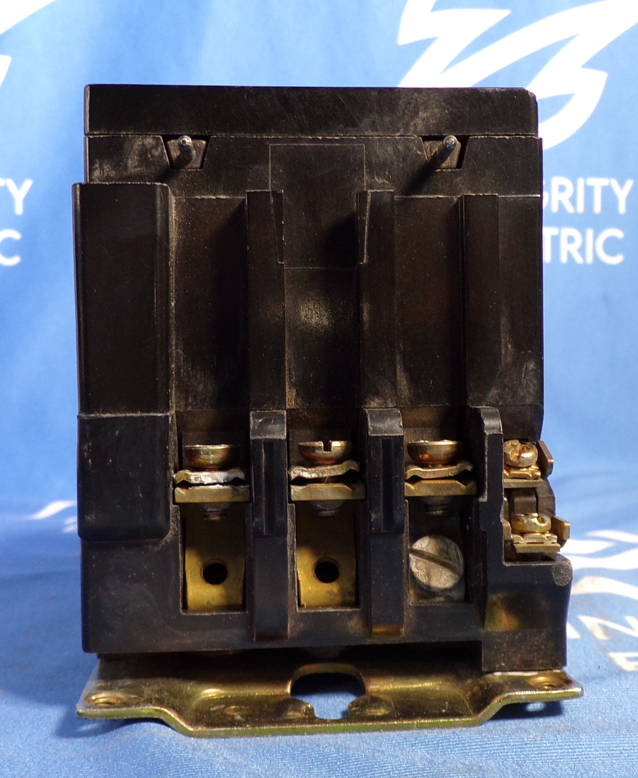 SQUARE D SIZE 1 STARTER LOT OF 2 8536-SCO3 600V SERIES A W/ COIL 31041-400-42 11