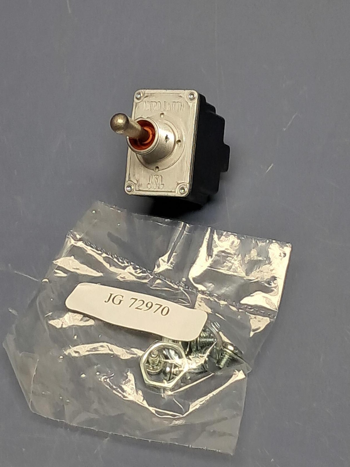Honeywell – 2TL1-7 – MICRO SWITCH Toggle Switches: TL Series Double Pole – NEW