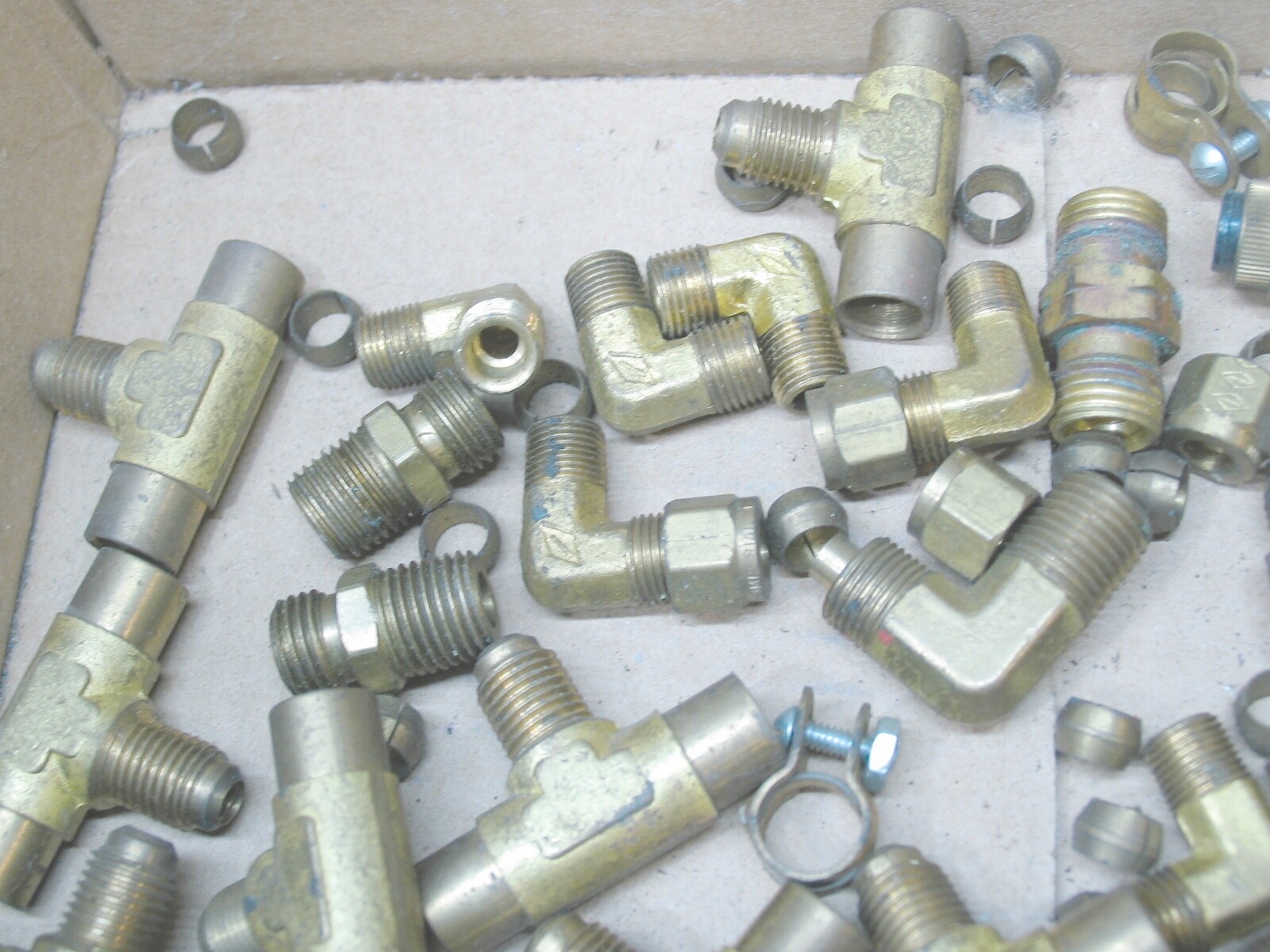 5 lbs of Brass Pneumatic Fittings + connectors