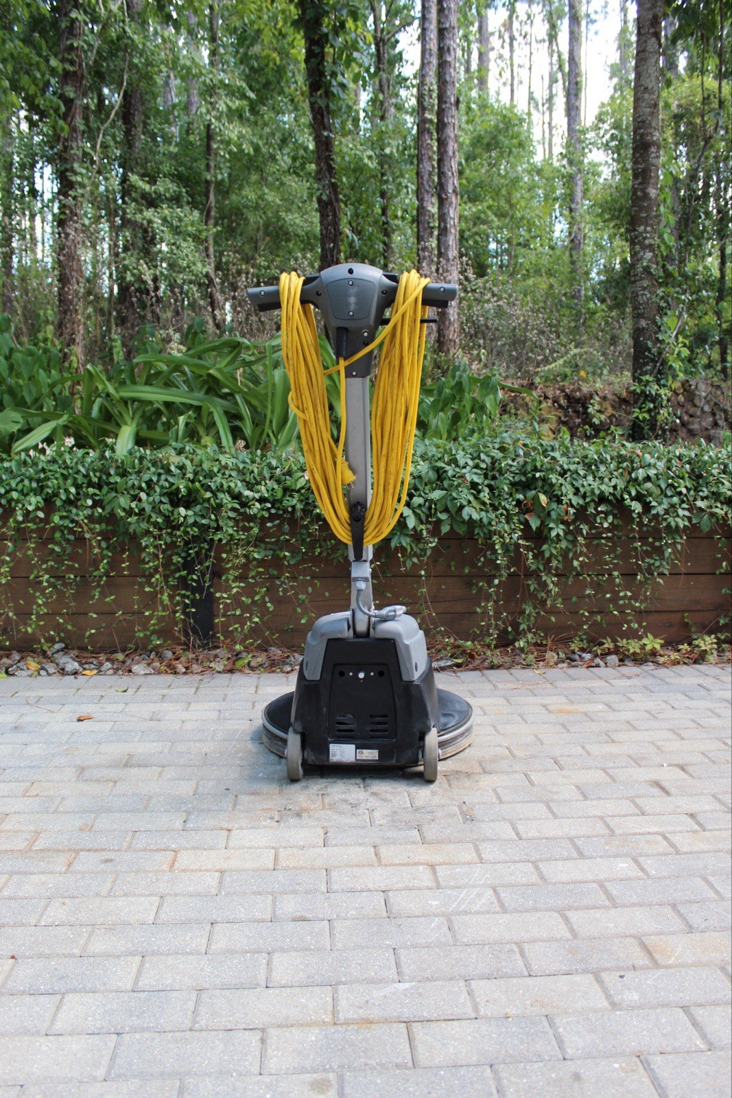 2022 Tennant BR-2000-DC Walk-Behind Electric Floor Buffer 20” (FREE SHIPPING)