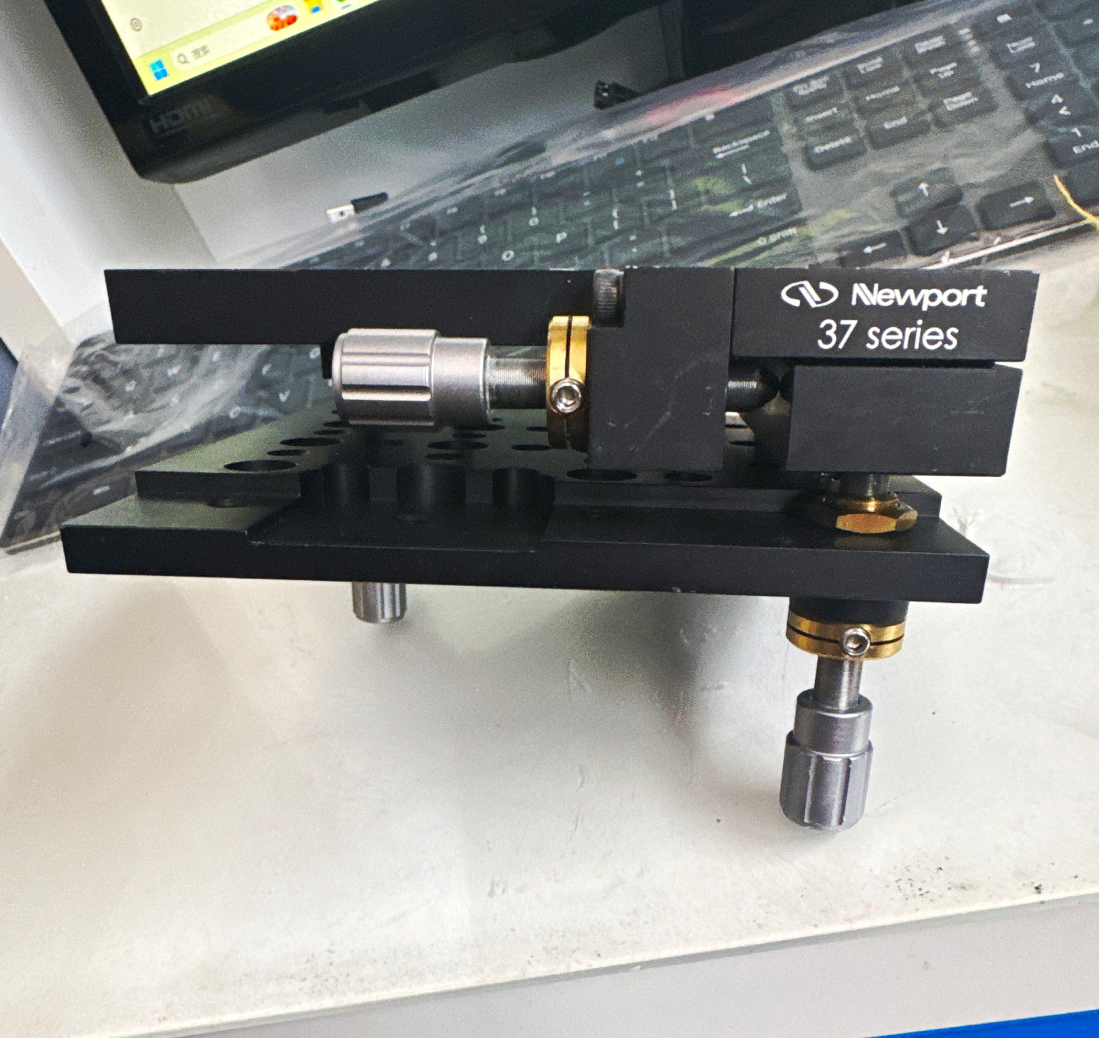 Newport 37 Series Manual Linear Positioning Stage Mounting Plate